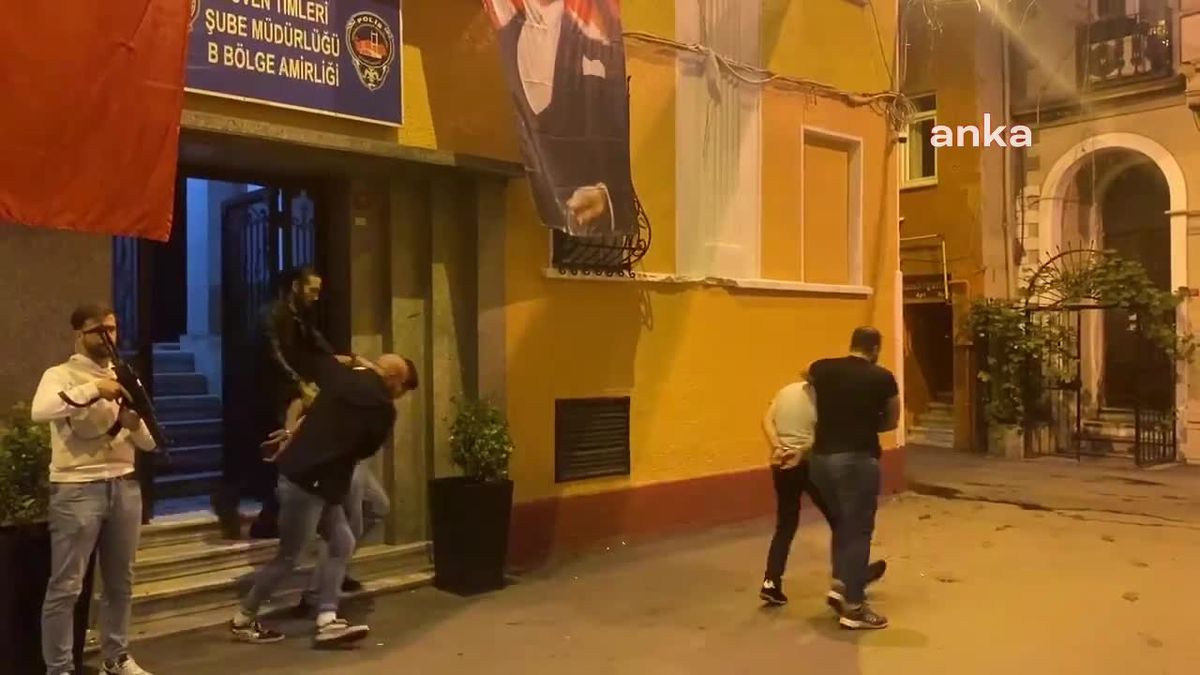 İstanbul Beyoğlu'nda Bir Kadına Cinsel Tacizde Bulunan İki Saldırgan Tutuklandı