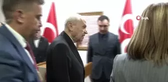 MHP Lideri Bahçeli: '(DEM Parti ile Tokalaşma) Ellerini sıkmam Türkiye partisi olarak gerekeni yaptığımın göstergesidir'