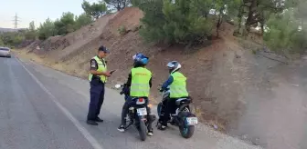 Gölbaşı Jandarması Motosiklet Sürücülerini Bilgilendiriyor