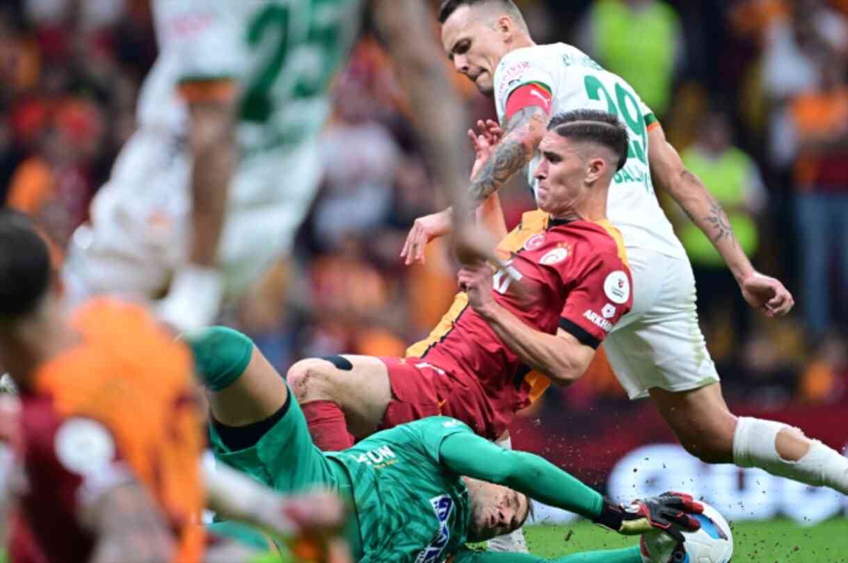 Galatasaray, konuk ettiği Alanyaspor'u 1-0 mağlup etti