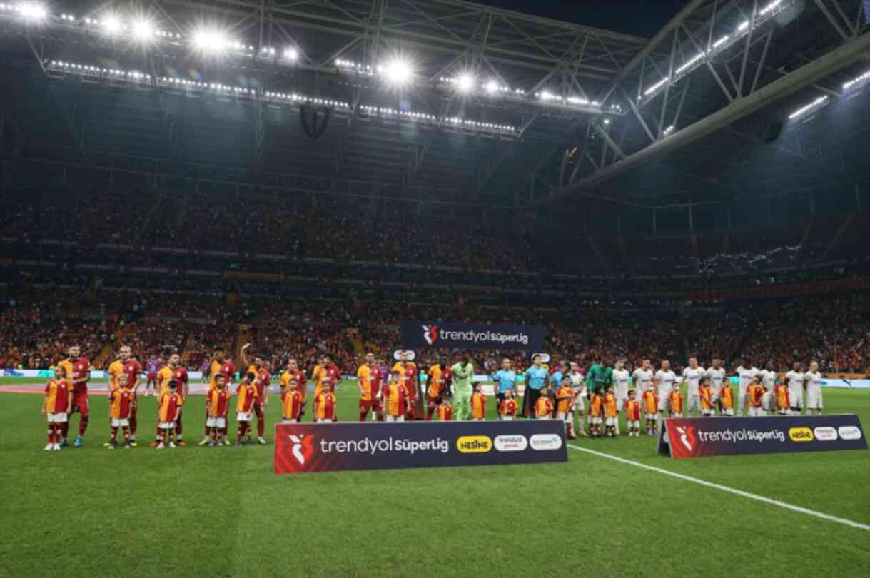 Galatasaray, konuk ettiği Alanyaspor'u 1-0 mağlup etti