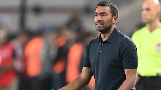 Giovanni van Bronckhorst بعد فقدان النقاط اعتراف صادم