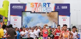 İstanbul'da Colour Run Etkinliği Renkli Anlara Sahne Oldu