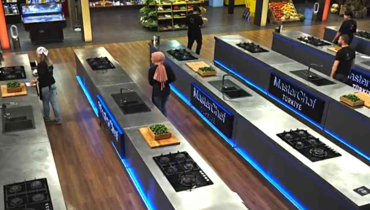 MasterChef Şirin'e alışveriş listesini kim verdi? Şirin'e tarifi, reçeteyi kim Ezgi mi verdi? Şirin, Ezgi diskalifiye olacak mı?