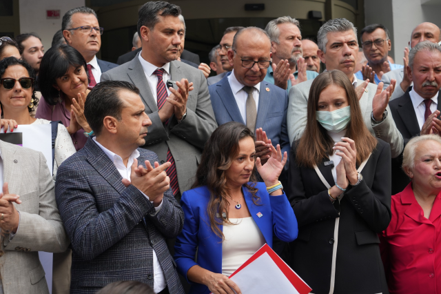 CHP members protested the ugly slanders, Gülşah Durbay couldn't hold back her tears