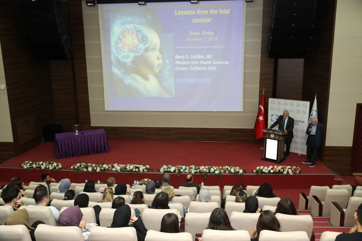 Tokat Gaziosmanpaşa Üniversitesi'nde Yeni Doğanlarda Nörolojik Hasarların Önlenmesi Konferansı Düzenlendi