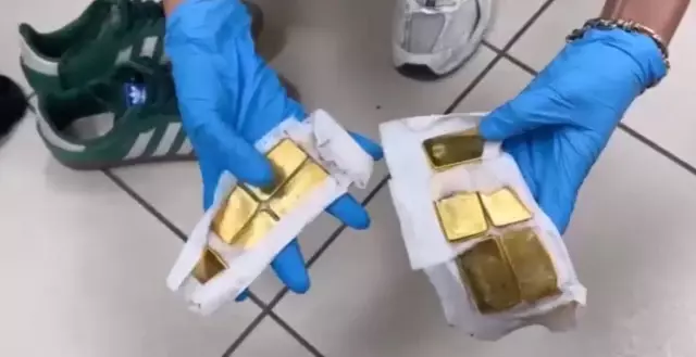 Caught smuggling gold bars in their sexual organs