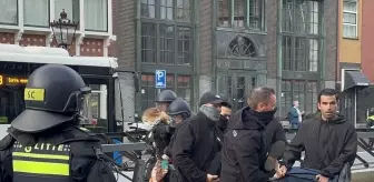 Amsterdam'da Filistin Yanlısı Göstericilere Polis Müdahalesi