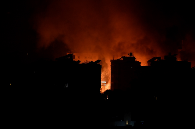 İsrail'den Beyrut'a peş peşe yoğun bombardıman