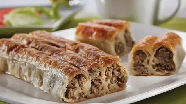 It has been revealed that at the famous pastry shop in Istanbul, offal, head meat, and animal fat are used instead of minced meat.