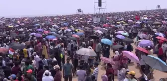 Hindistan'da Hava Gösterisinde Sıcak Çarpması Nedeniyle 5 Kişi Hayatını Kaybetti