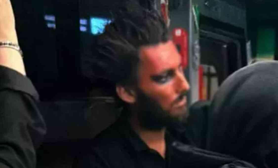 Yalova minibüsteki adam kim? Minibüste kızları taciz eden şahıs tutuklandı mı? Yalova minibüsteki adam kim? Minibüste kızları taciz eden şahıs tutuklandı mı?