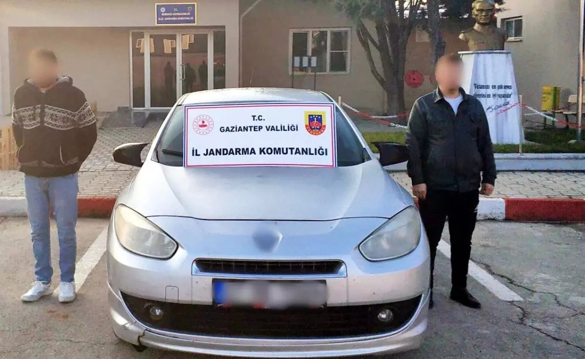 Gaziantep'te Göçmen Kaçakçılığı Operasyonu: 2 Kaçak Göçmen Yakalandı