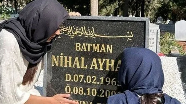 Dilan Polat, Who is Being Tried in a Money Laundering Case, Visited Her Mother's Grave