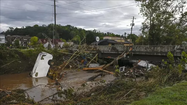 The biggest hurricane of the last 100 years, Milton, is coming, and the people have started to leave the area.