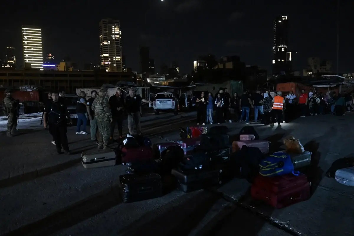 Lübnan'dan Türk Vatandaşlarının Tahliyesi Başladı