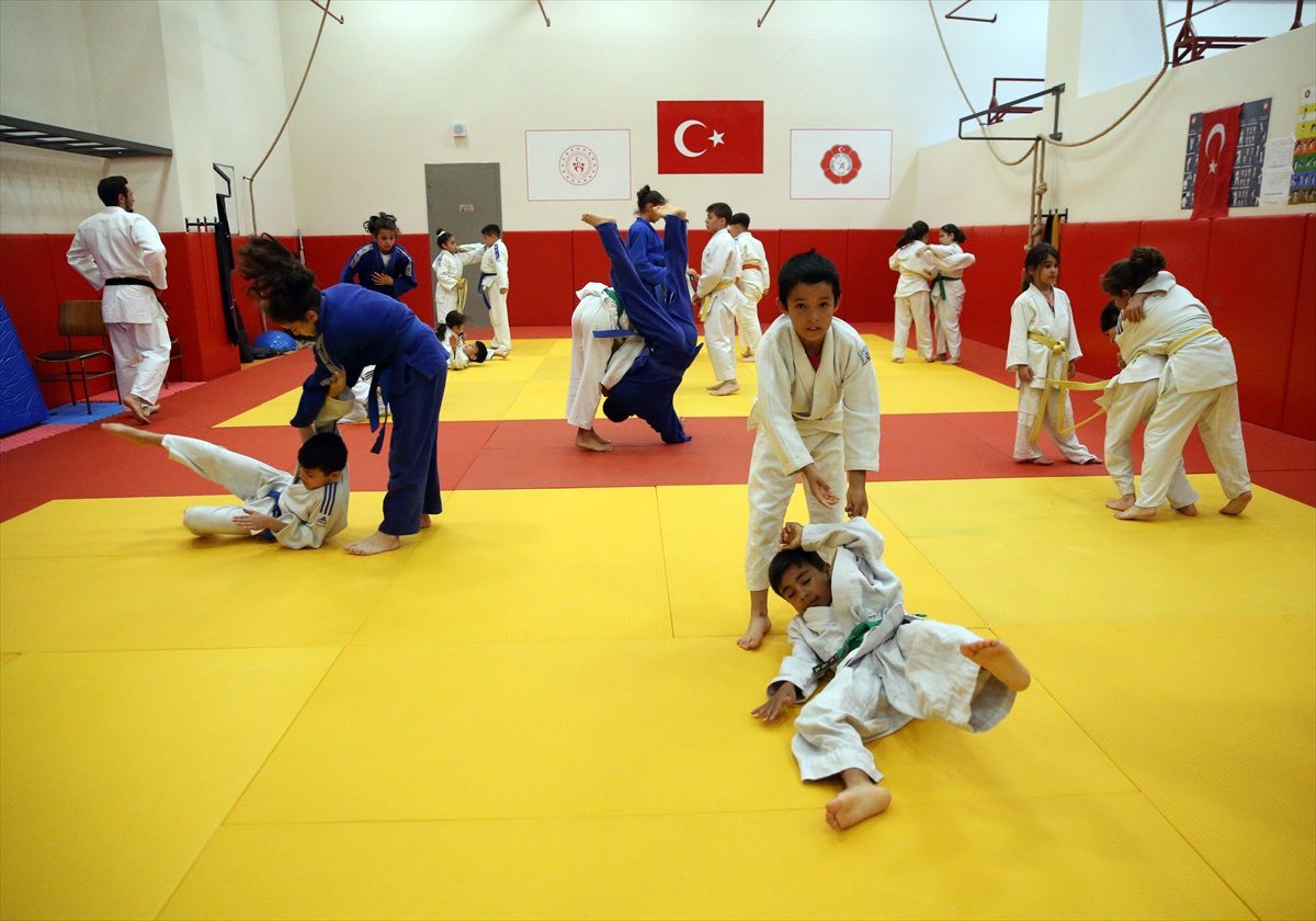Kastamonu'da Judoya İlgi Artıyor: Öğrenciler Uluslararası Turnuvalarda Başarıya Koşuyor