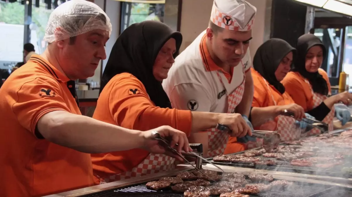 Bakanlık, Köfteci Yusuf'u 'Sağlığı Tehlikeye Düşürecek Gıdalar' listesine ekledi