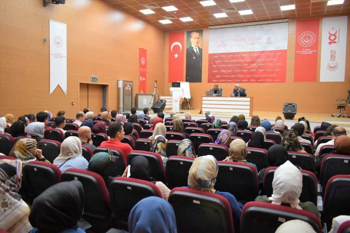 Bursa'da Mahremiyet ve Aile Konulu Söyleşi Gerçekleştirildi