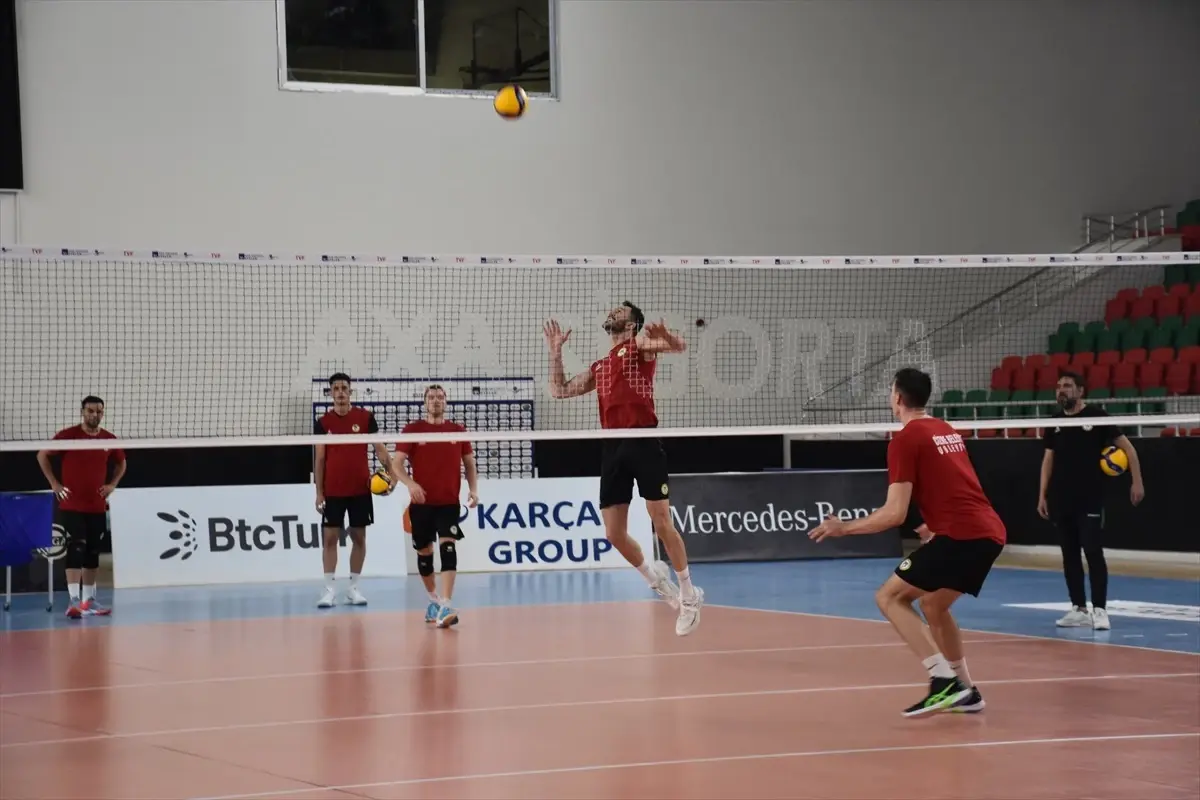 Cizre Belediyespor, Fenerbahçe Medicana Maçı İçin Hazırlıklarını Sürdürüyor