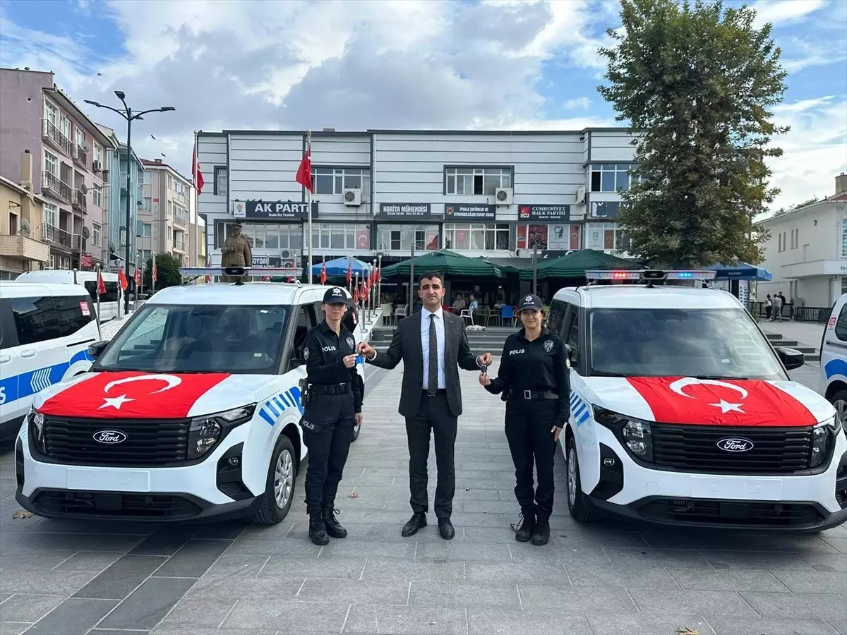 İpsala Emniyet Müdürlüğü'ne 5 Yeni Araç Hizmete Alındı