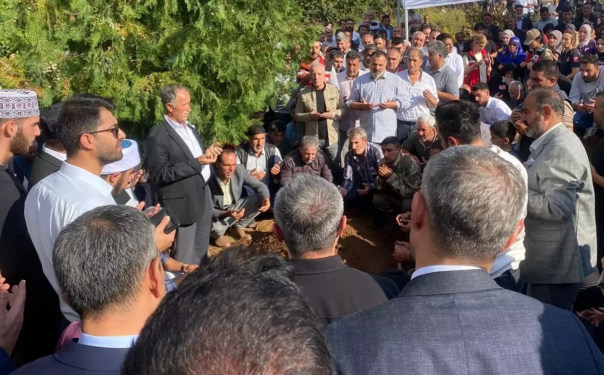 Şehit Piyade Sözleşmeli Er Sefer Alan Elazığ'da son yolculuğuna uğurlandı
