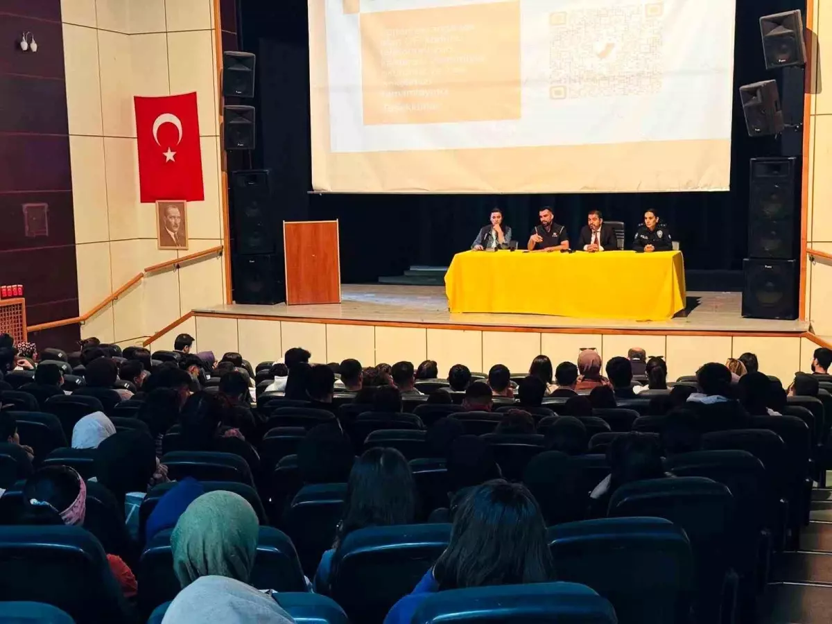 Erzurum'da Öğrencilere Güvenlik Bilgilendirme Programı Düzenlendi