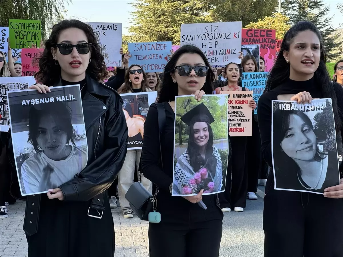 Isparta'da Öğrenciler Kadına Yönelik Şiddeti Protesto Etti