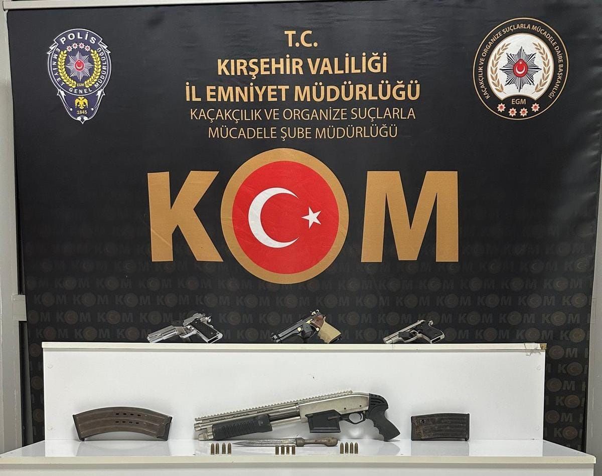 Kırşehir'de Kaçak Silah Operasyonu: 3 Tabanca ve 1 Pompalı Tüfek Ele Geçirildi