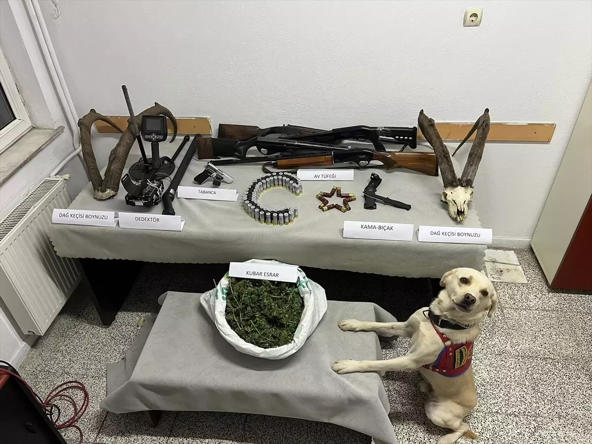 Mersin'de Dron Destekli Uyuşturucu Operasyonu: 3 Gözaltı