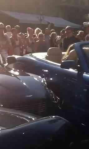 Женщина-водитель, потеряв контроль над своим роскошным автомобилем в Монако, врезалась в припаркованные роскошные автомобили, что привело к аварии на миллионы фунтов стерлингов