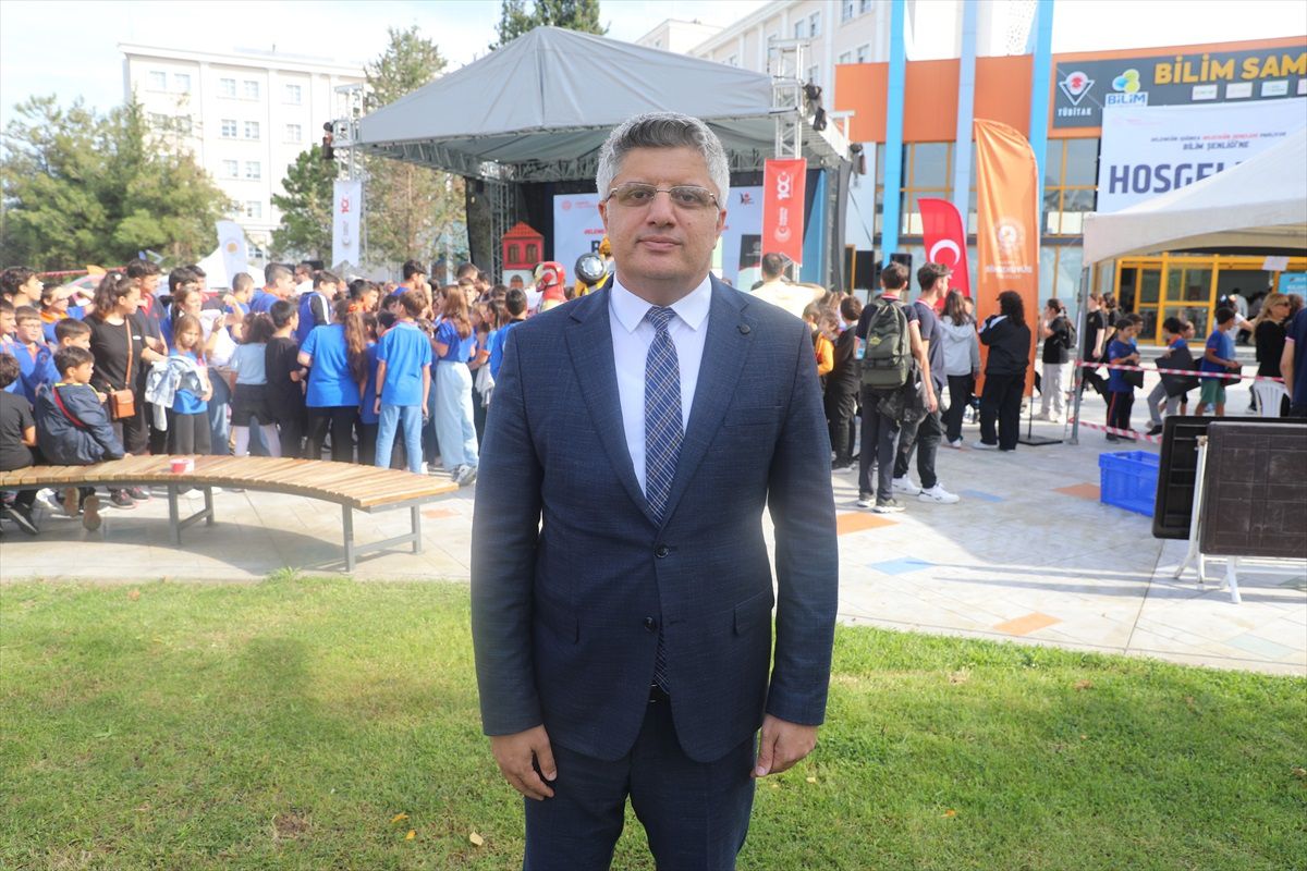 Samsun'da Bilim Şenliği İle Geleceğin Gençleri Yetiştiriliyor