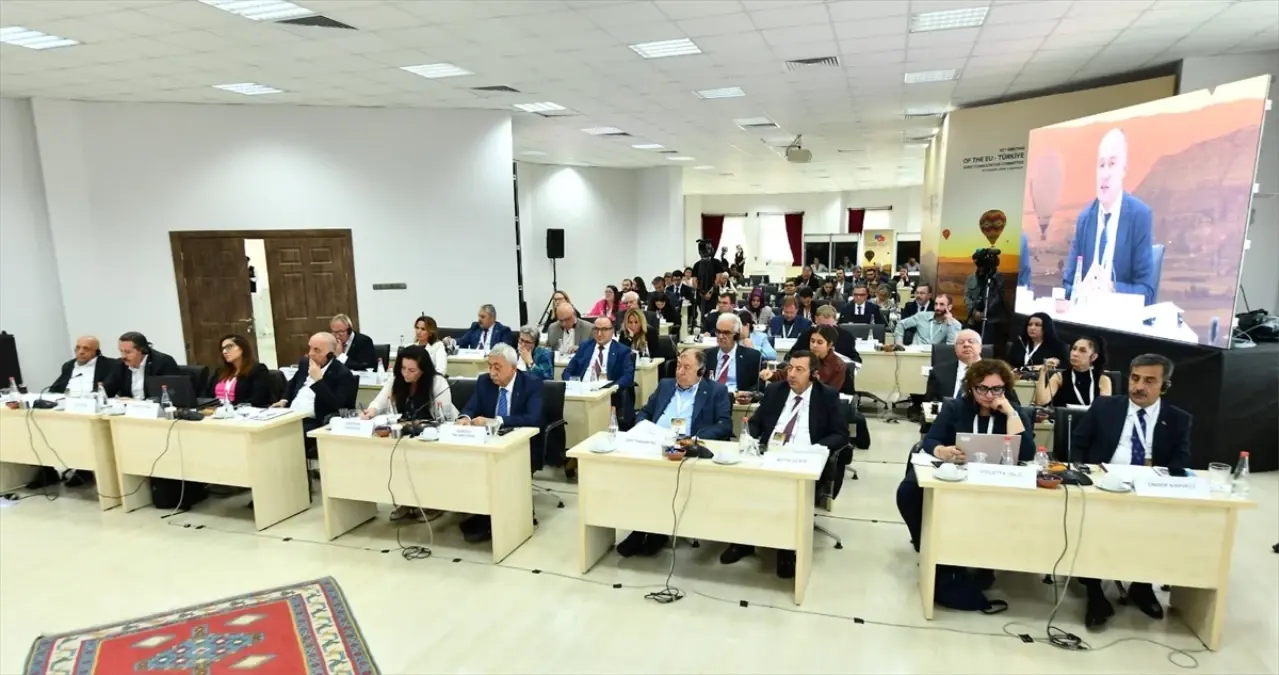 Hisarcıklıoğlu: Türkiye-AB Vize Sorunları Sosyal ve İktisadi İlişkileri Olumsuz Etkiliyor