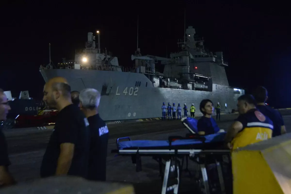 TCG Bayraktar Gemisi, Lübnan'dan Türk Vatandaşlarını Tahliye Etti