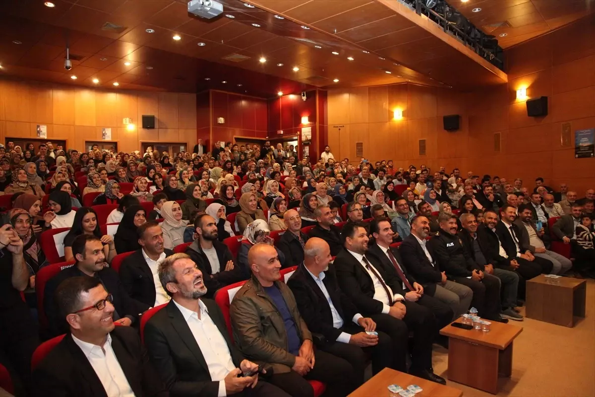 Hayati İnanç, Ahlat'ta Konferans Verdi