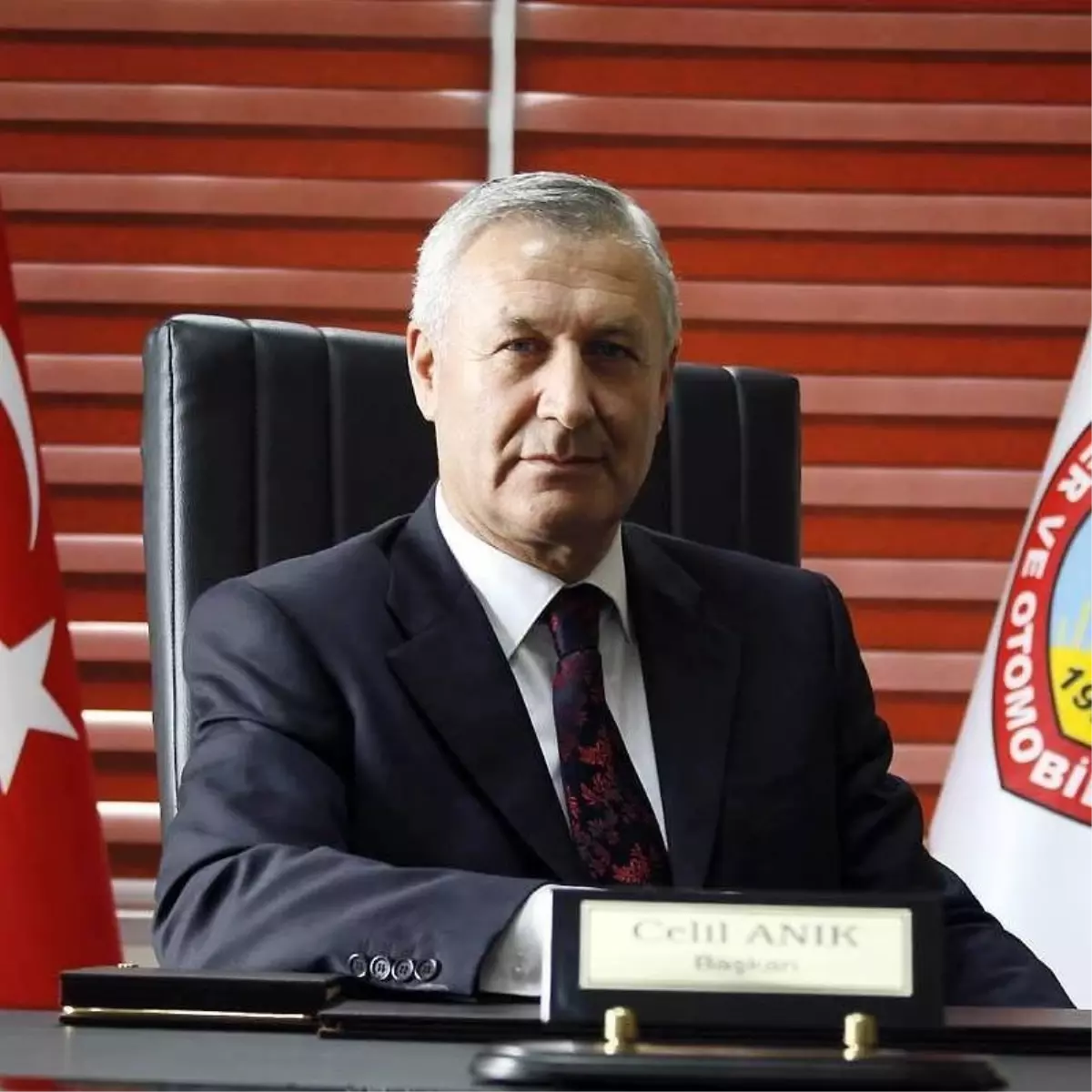 İzmir Şoförler ve Otomobilciler Esnaf Odası Başkanı Zimmet Suçundan Gözaltına Alındı