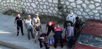 Burdur'da otomobil dere yatağına düştü, sürücü yaralandı