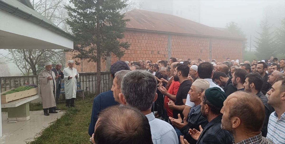 10 Yaşındaki Öğrenci İçin Cenaze Töreni Düzenlendi