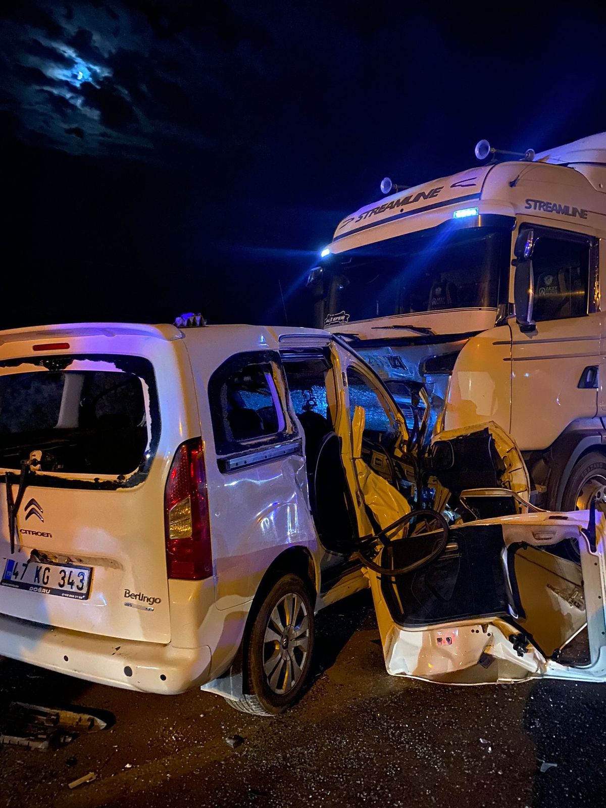 Diyarbakır'da Trafik Kazası: 3 Ölü, 2 Yaralı
