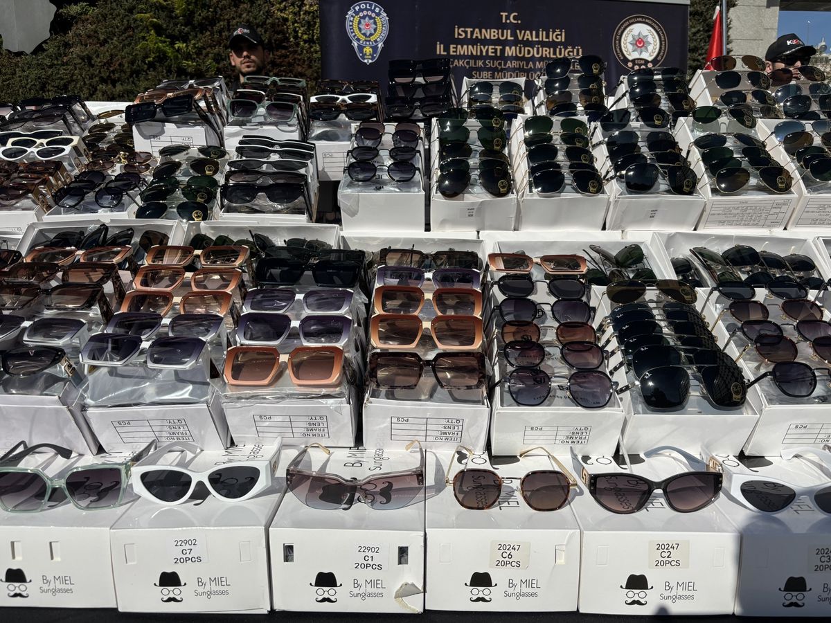 İstanbul'da Kaçak Gözlük Operasyonu: 355 Milyon Lira Değerinde Gözlük Ele Geçirildi