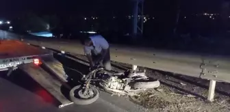 Malatya'da Otomobil ve Motosiklet Çarpıştı: 1 Ölü, 2 Yaralı