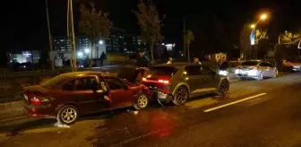 Malatya'da Rektör Akpolat'ın Karıştığı Trafik Kazasında 2 Yaralı