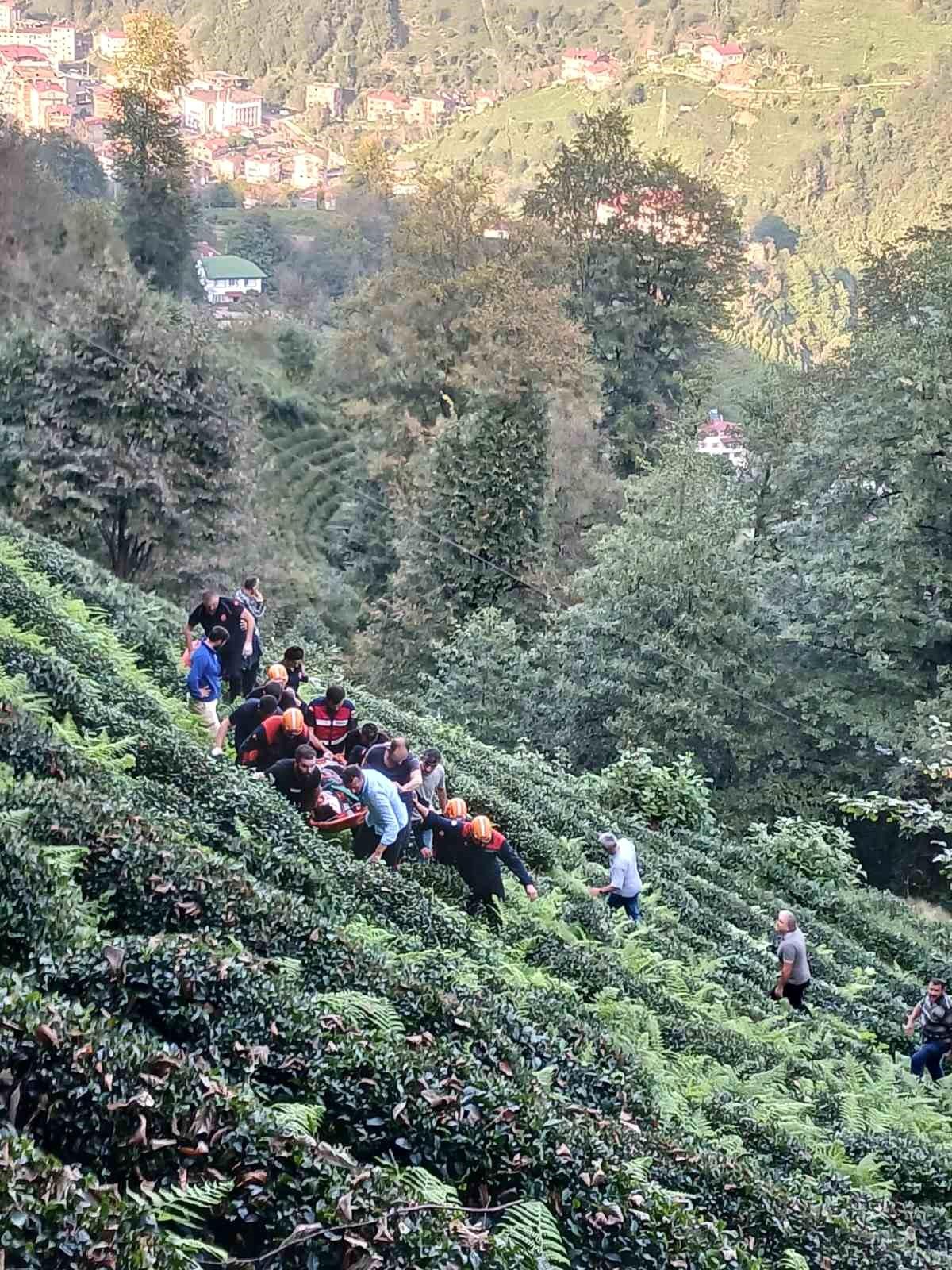 Rize'de araç uçuruma yuvarlandı: 1 ölü, 1 yaralı