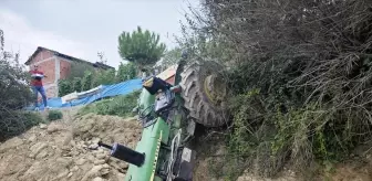 Samsun'da Traktör Şarampole Düştü, Sürücü Ağır Yaralandı