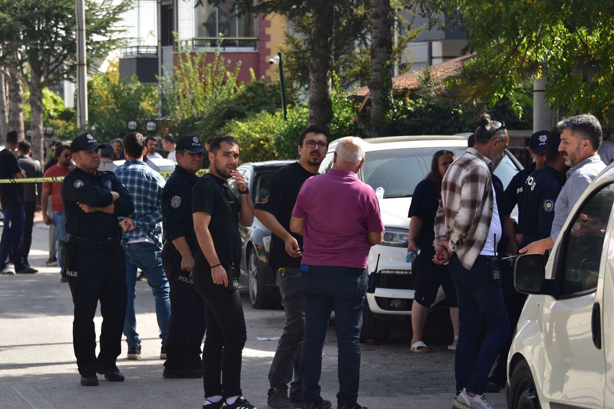 Konya'da Polis Memuru Bıçaklı Saldırıya Uğradı