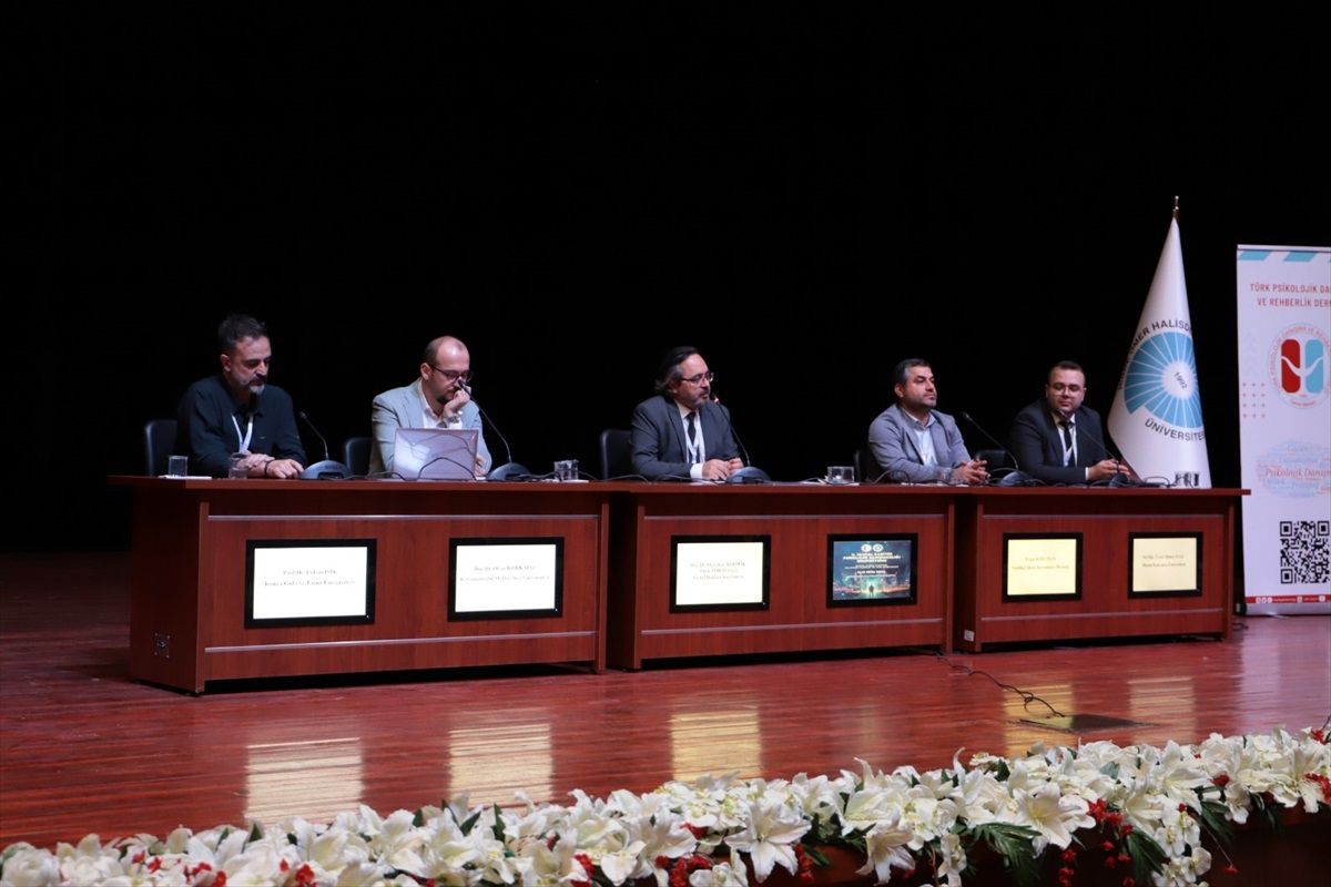 Niğde'de "2. Kariyer Psikolojik Danışmanlığı Sempozyumu" düzenlendi