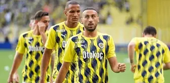 Cenk Tosun, Fenerbahçe'den ayrılacağı yönündeki iddialara son noktayı koydu