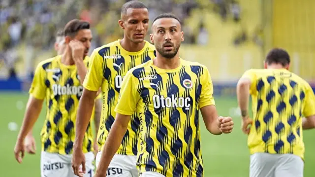 Cenk Tosun put an end to the claims about his departure from Fenerbahçe.