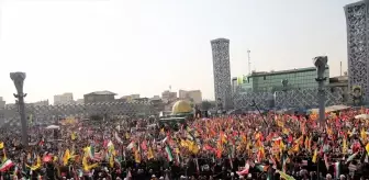 İran'da General Abbas Nilfuruşan İçin Cenaze Töreni Düzenlendi