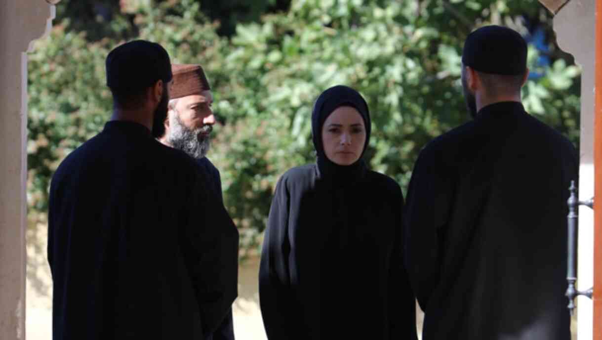 Kızıl Goncalar son bölümde ne oldu? Mira ve Zeynep kardeş mi?